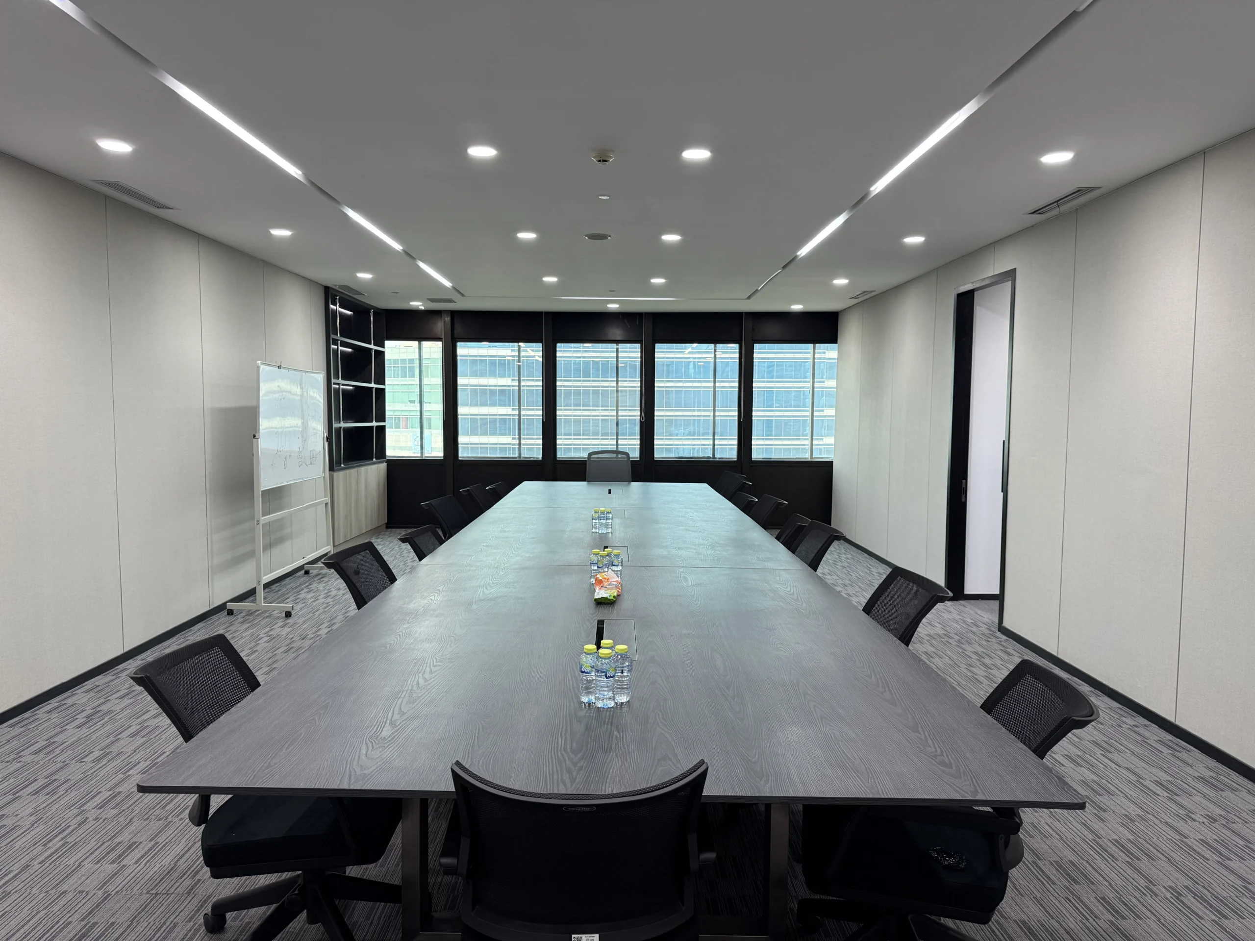 Ruang Meeting di CFX Tower